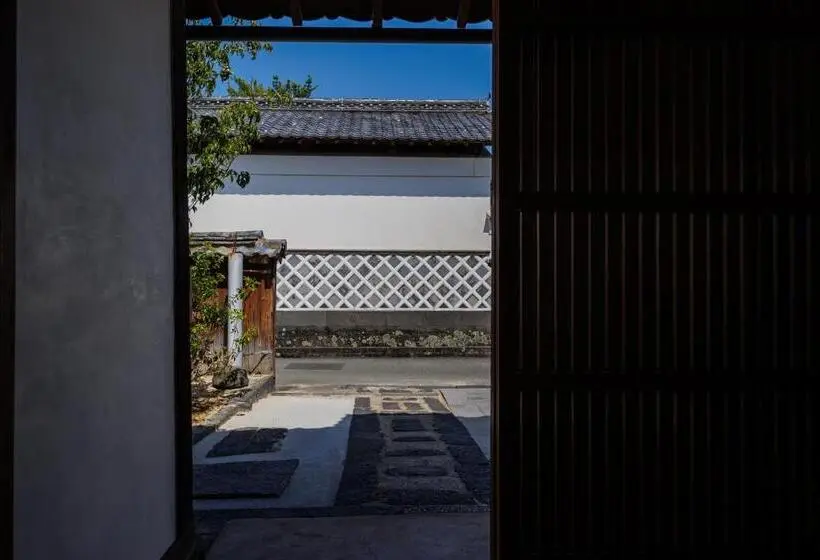 Perhehuone, 萩・城下町の宿　椿庵