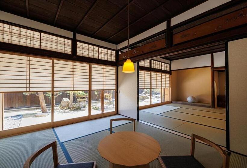 Семейный Номер Вид на Сад, 萩・城下町の宿　椿庵