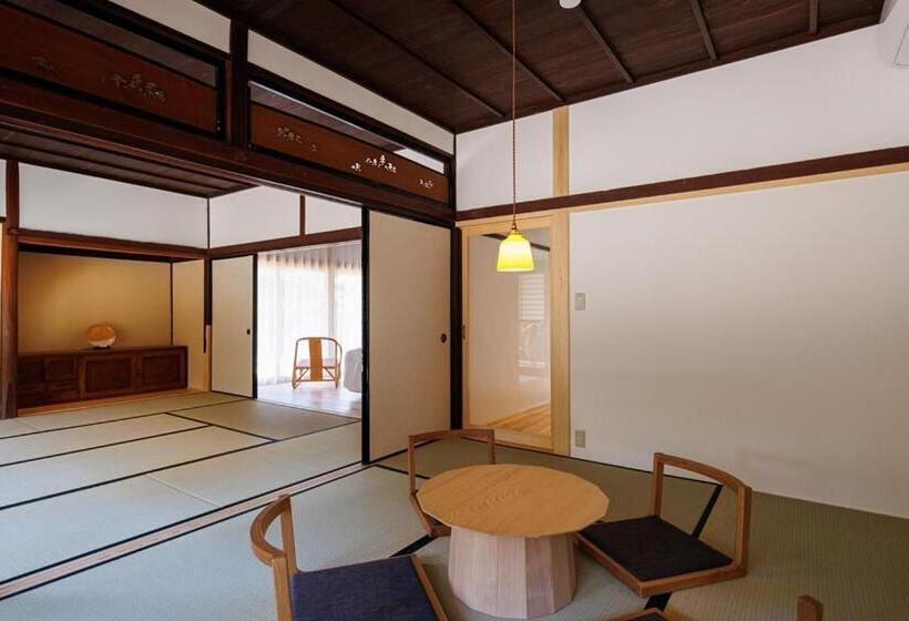 Семейный Номер Вид на Сад, 萩・城下町の宿　椿庵