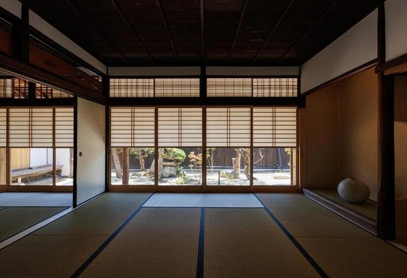 Семейный Номер Вид на Сад, 萩・城下町の宿　椿庵