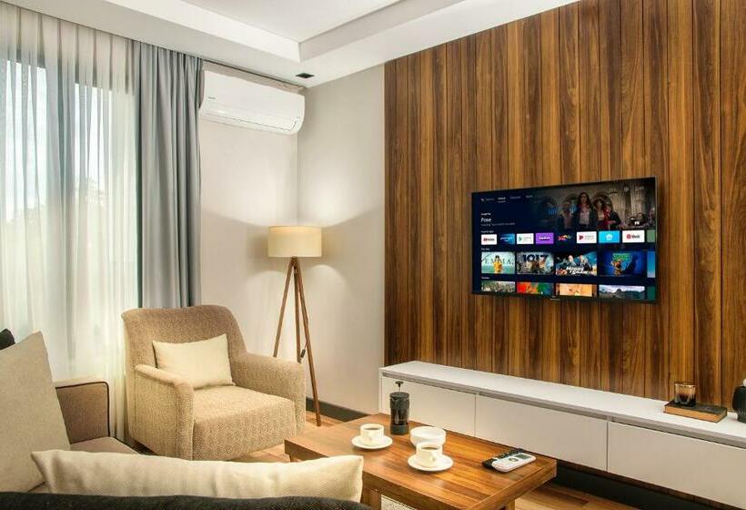 سوییت سوپریور, La Mia Suites