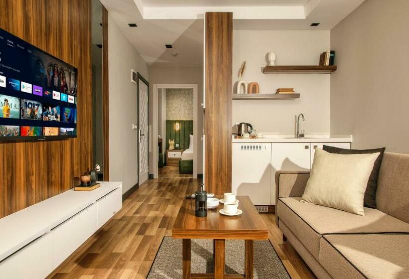 سوییت سوپریور, La Mia Suites