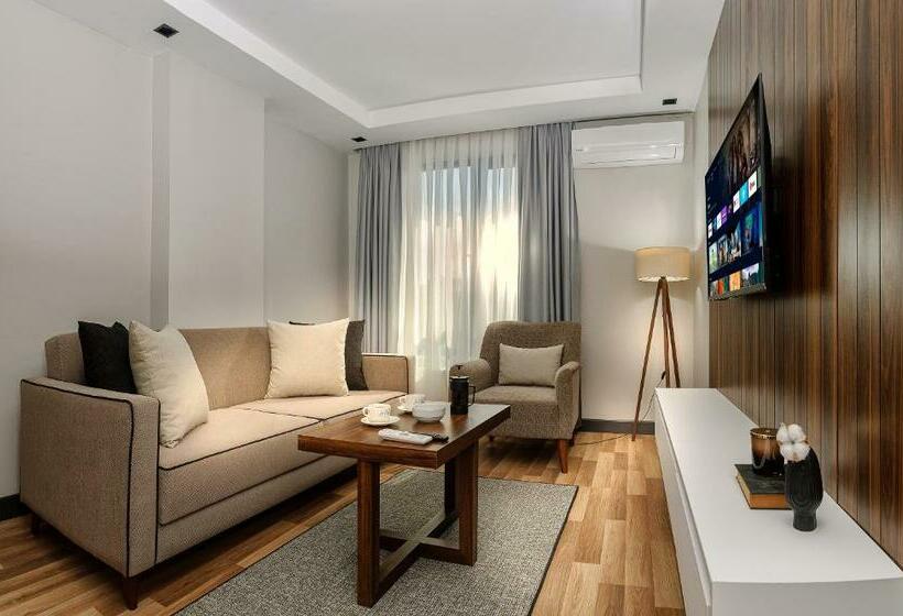 سوییت سوپریور, La Mia Suites