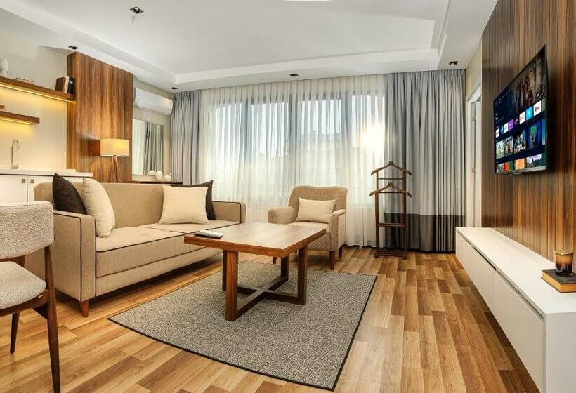 سوییت لوکس, La Mia Suites