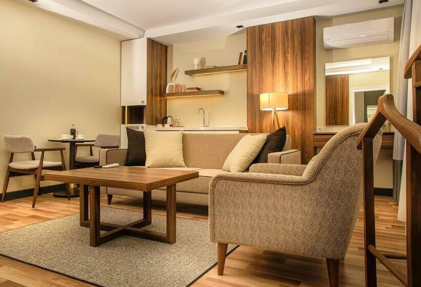 سوییت لوکس, La Mia Suites