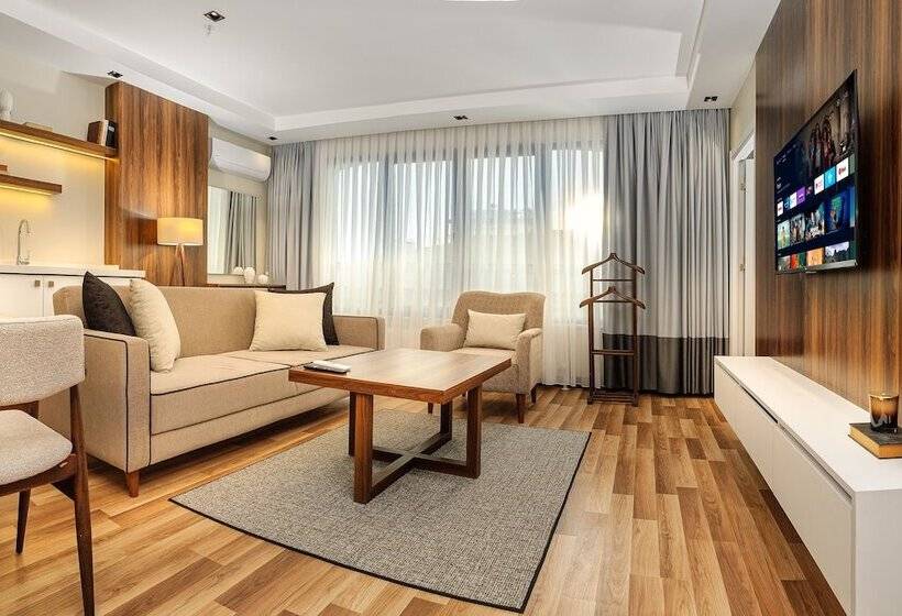 سوییت لوکس, La Mia Suites