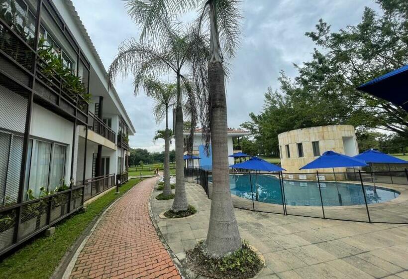 コンフォートトリプルルーム, Lake House Resort Country Club & Spa