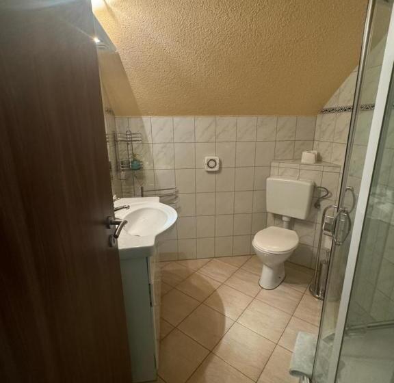 Номер Стандарт Трехместный, Pension Unter Der 250 Jährigen Eiche   Lehde Zentrum