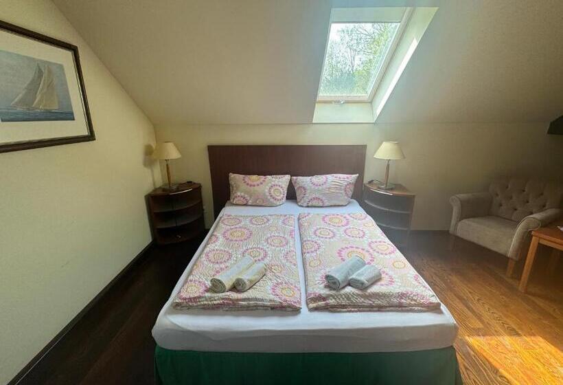 스탠다드 트리플 룸, Pension Unter Der 250 Jährigen Eiche   Lehde Zentrum