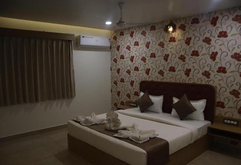 デラックスルーム, The Sky Comfort Beach Hotel, Dwarka