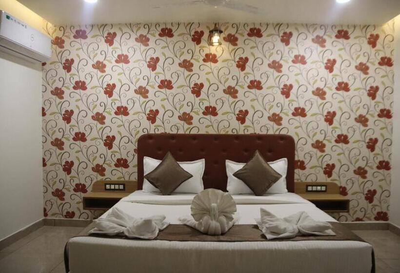 デラックスルーム, The Sky Comfort Beach Hotel, Dwarka