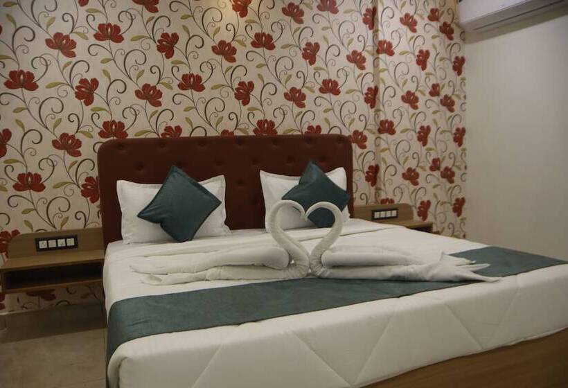 デラックスルーム, The Sky Comfort Beach Hotel, Dwarka