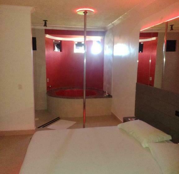 جناح مزود بجاكوزى, Motel Kalipso