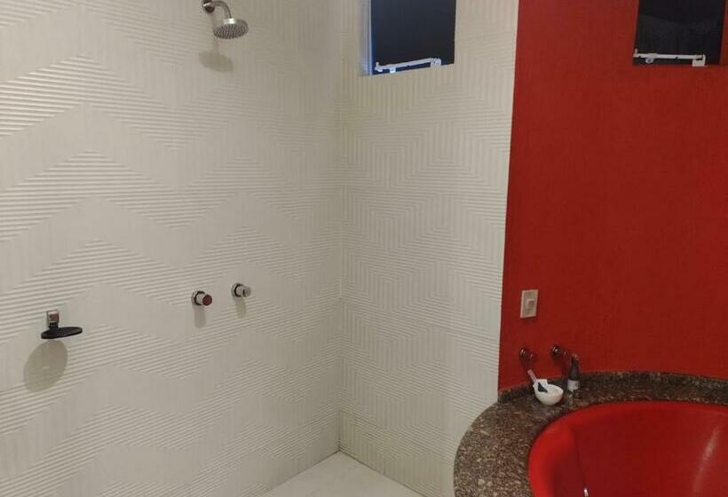 جناح مزود بجاكوزى, Motel Kalipso