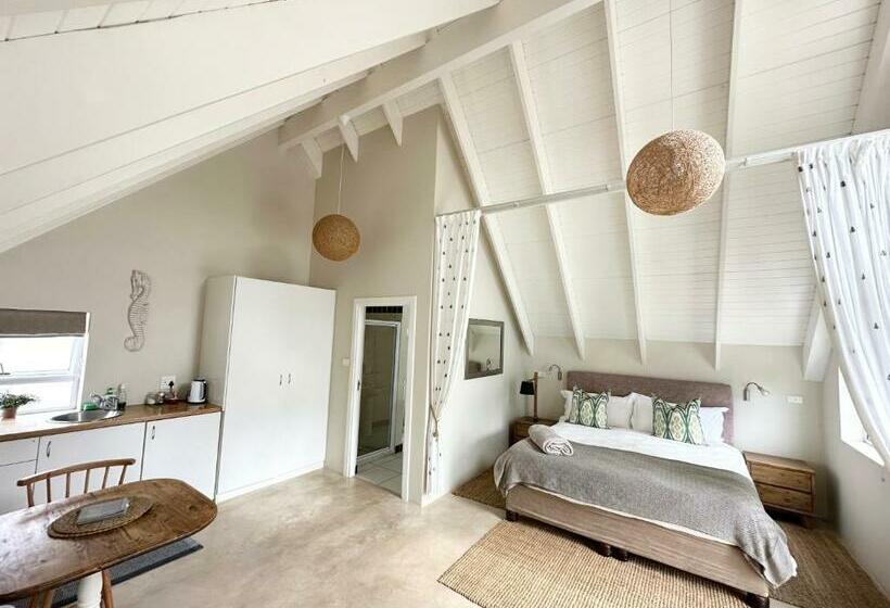 חדר סטנדרט נוף לבריכה, Adrift Guesthouse St Francis Bay