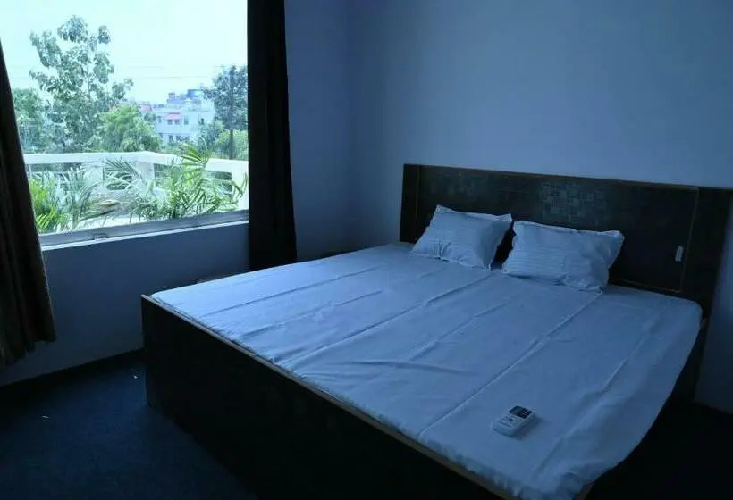 اتاق لوکس با بالکن, Privyrooms