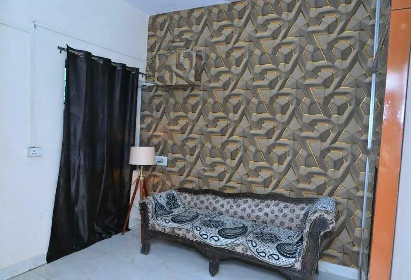 سوییت لوکس, Privyrooms