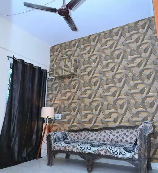 سوییت لوکس, Privyrooms