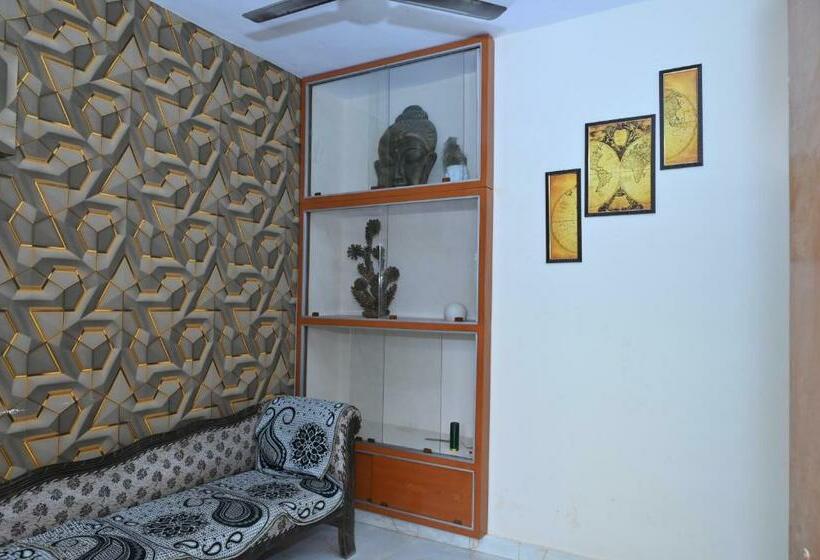 סוויטה דלוקס, Privyrooms