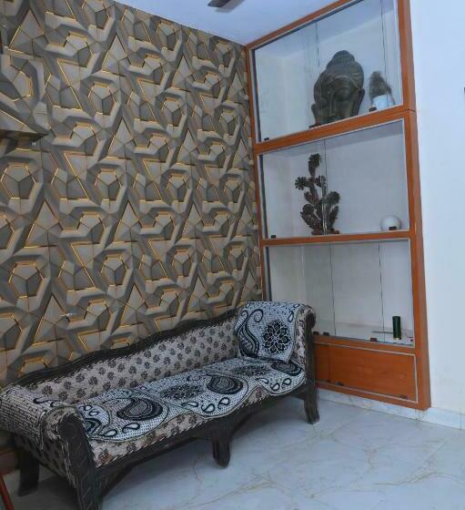 סוויטה דלוקס, Privyrooms