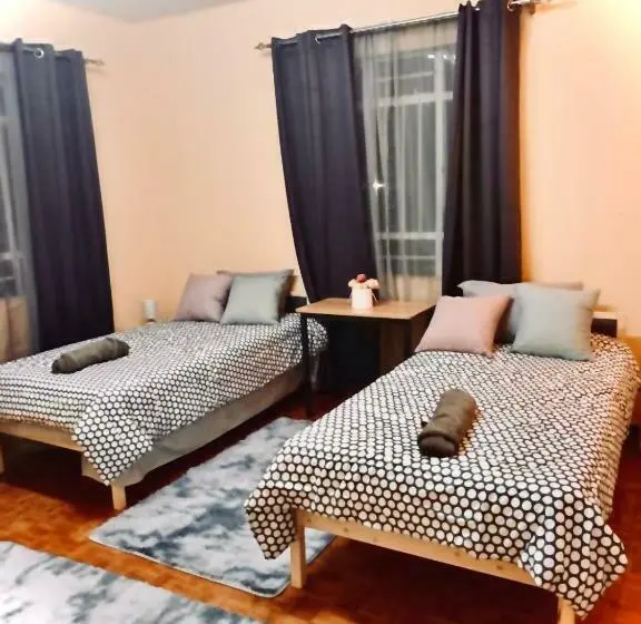 اتاق استاندارد با سرویس بهداشتی مشترک, City Lodge