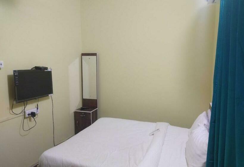 غرفة كلاسيكية ثلاثية, Spot On Hotel Blue Sky