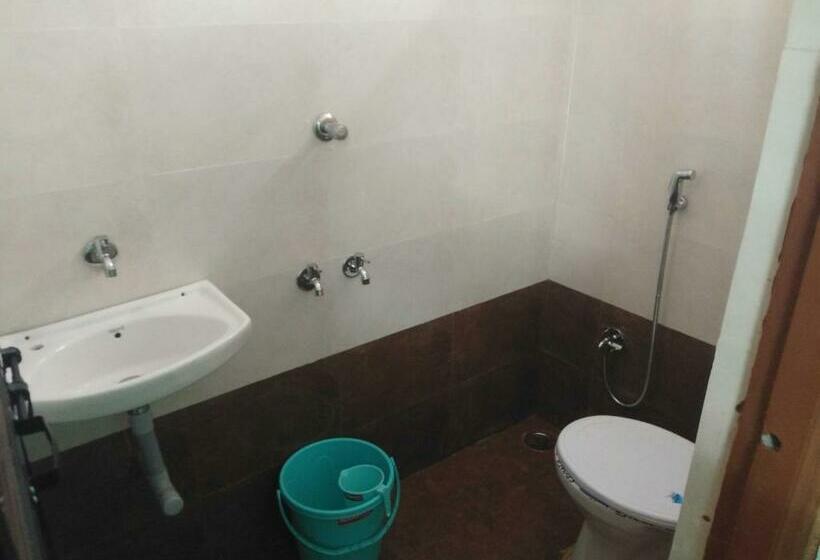 غرفة كلاسيكية ثلاثية, Spot On Hotel Blue Sky