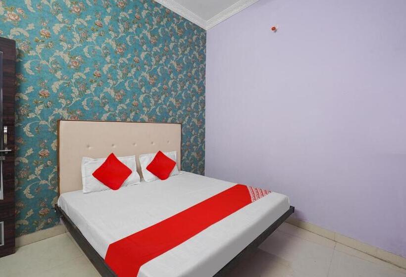 اتاق کلاسیک سه تخته, Spot On Hotel Blue Sky
