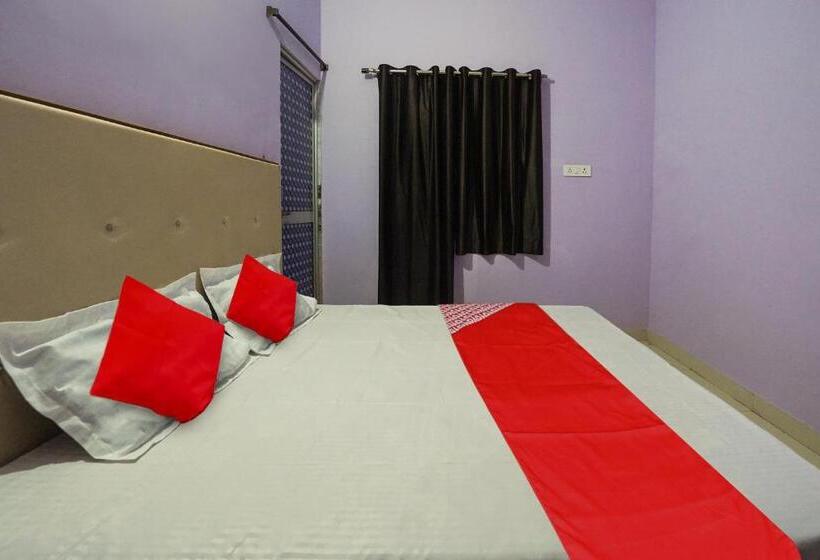 اتاق کلاسیک سه تخته, Spot On Hotel Blue Sky