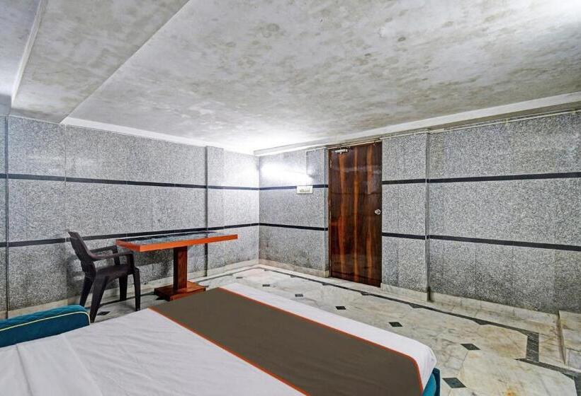 Triple Classic Room, Collection O The Mughalaes Delicacy