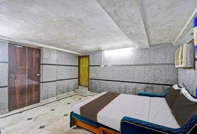 Triple Classic Room, Collection O The Mughalaes Delicacy