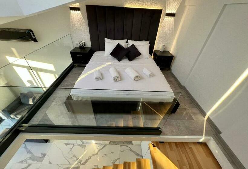 جناح, Costa Linn Premium