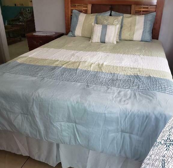 سوییت خانوادگی, Lion’s View Bed & Breakfast