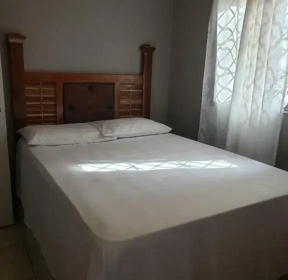 اتاق لوکس با بالکن, Lion’s View Bed & Breakfast