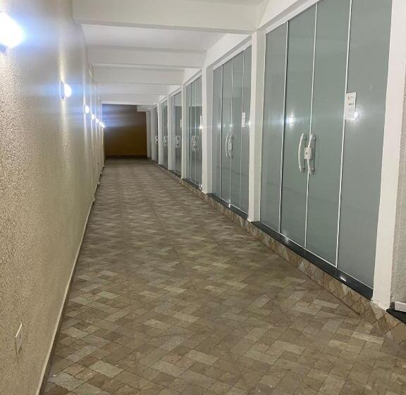 デラックススイート, Pousada Amarela