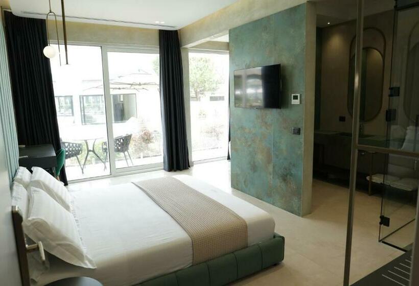 חדר דלוקס, Comfort Suites