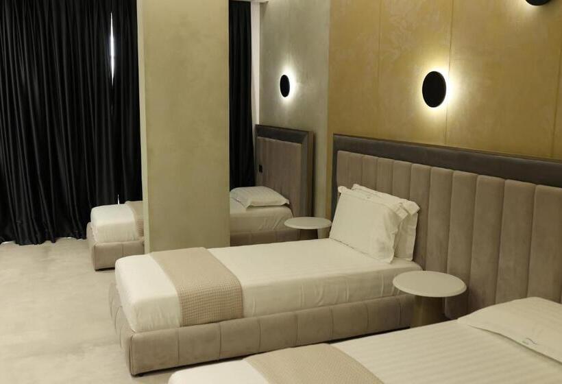 חדר סטנדרט לשלושה עם מרפסת, Comfort Suites