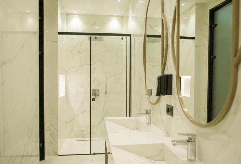 חדר דלוקס עם מרפסת, Comfort Suites