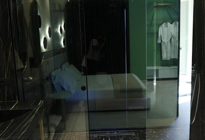 חדר דלוקס, Comfort Suites