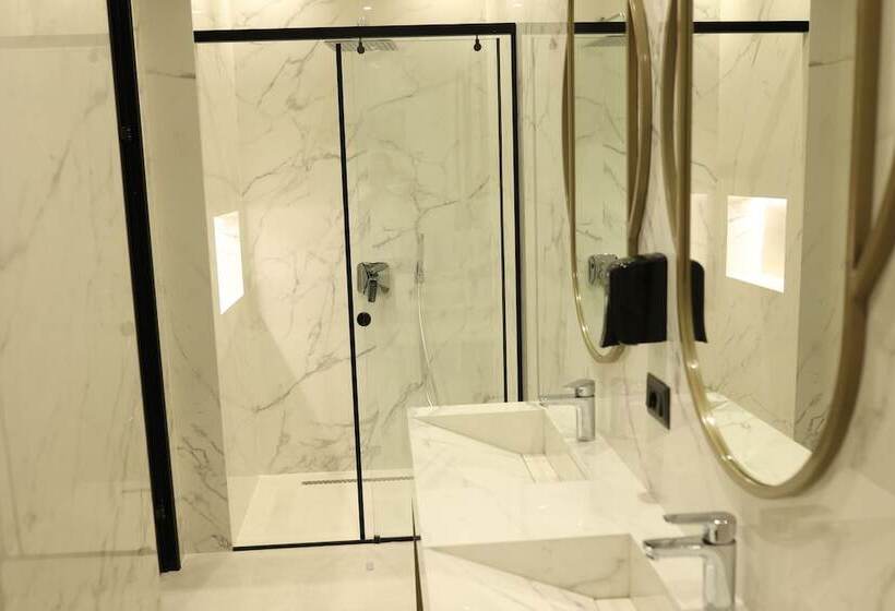 חדר דלוקס לשלושה, Comfort Suites