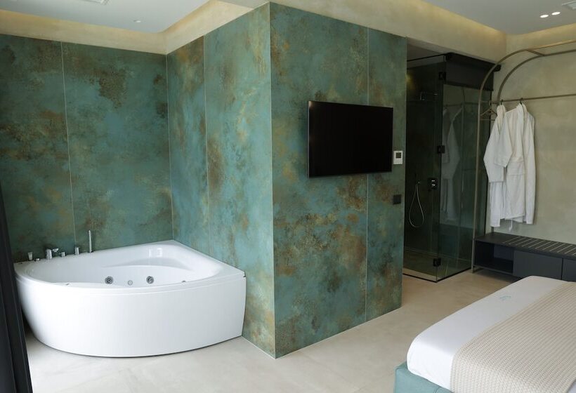 חדר דלוקס נוף לים, Comfort Suites