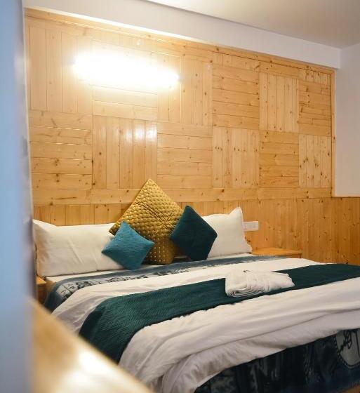 غرفة سوبيريور, Neelgiri Manali Diaries