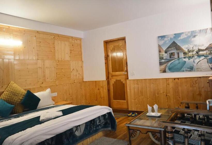 غرفة سوبيريور, Neelgiri Manali Diaries