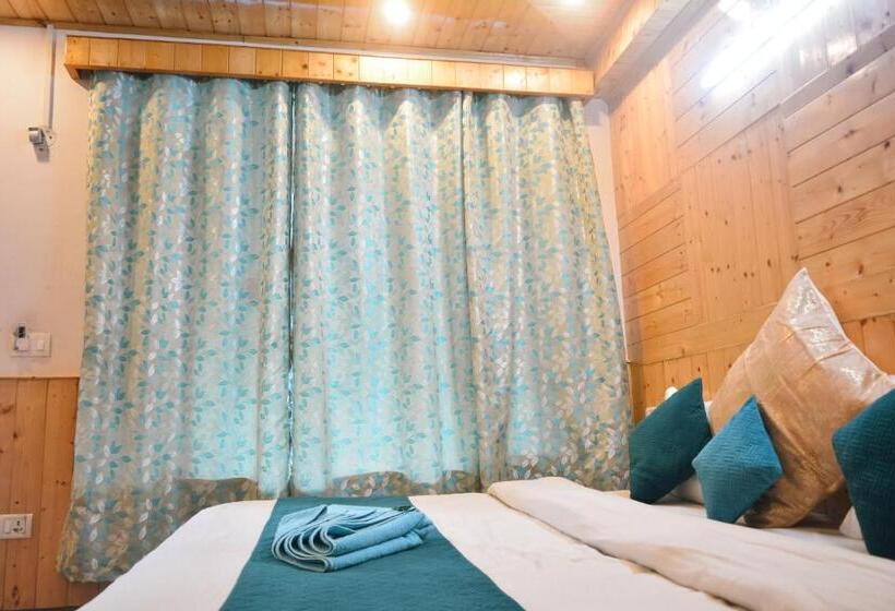 غرفة سوبيريور, Neelgiri Manali Diaries