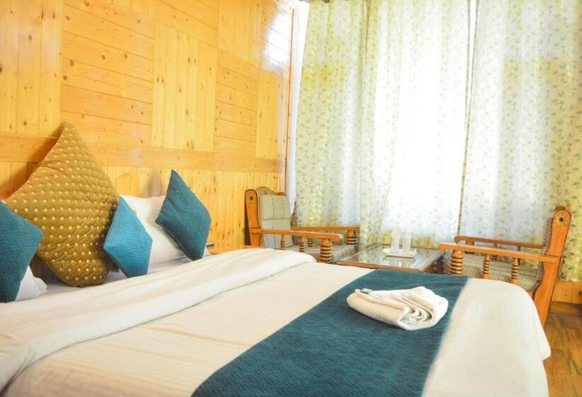 غرفة سوبيريور, Neelgiri Manali Diaries