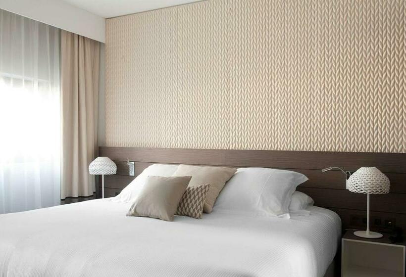 سوئیت با تخت بزرگ, Bw Premier Collection Le Saint Antoine Hotel Et Spa