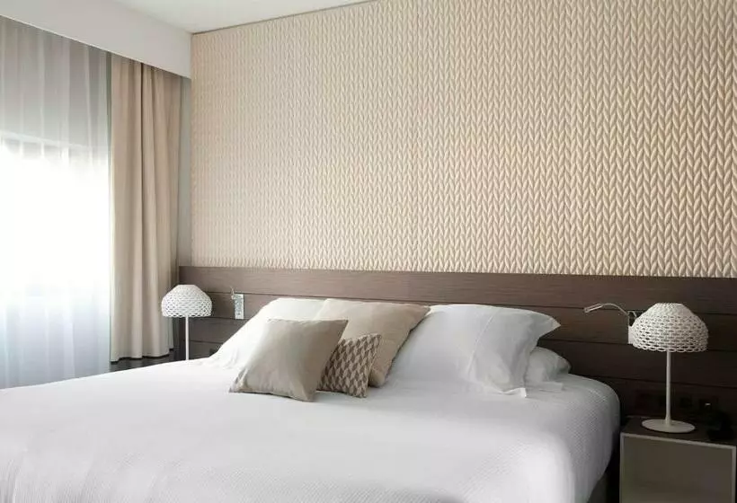سوئیت با تخت بزرگ, Bw Premier Collection Le Saint Antoine Hotel Et Spa