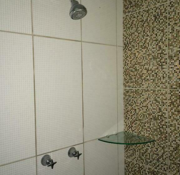 标准三人间, Chalés De Peroba