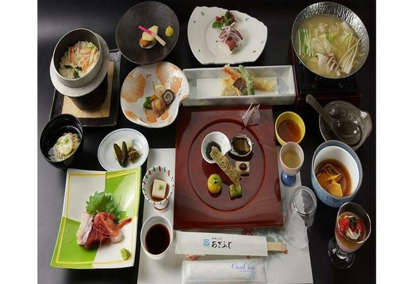 غرفة قياسية ذات إطلالة, Asafuji