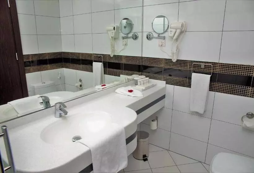 キングサイズベッドのスタンダードルーム, Best Western Plus Salmiya